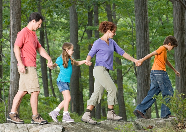 Favorite-Spring-Outdoor-Family-Activities